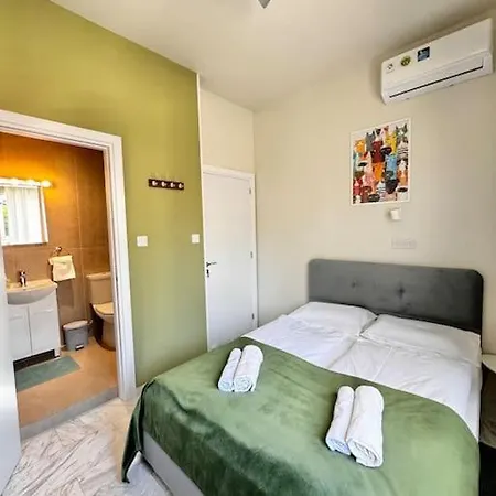 Apartament Smart Comfort Roomn2 With Private Bathroom In Location 250m Limassol