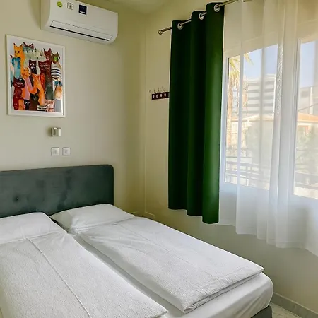 Smart Comfort Roomn2 With Private Bathroom In Location 250m Limassol