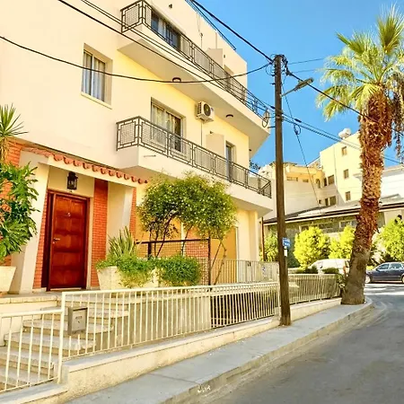 Smart Comfort Roomn2 With Private Bathroom In Location 250m Limassol