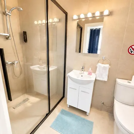 Apartament Smart Comfort Roomn2 With Private Bathroom In Location 250m *