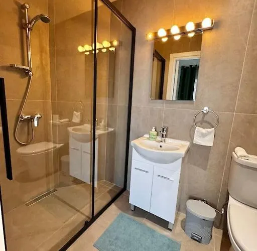 Smart Comfort Roomn2 With Private Bathroom In Location 250m 아파트 레메소스