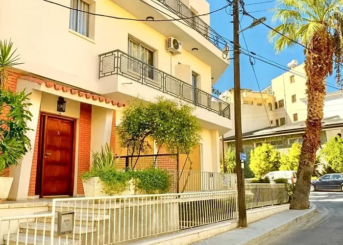 Smart Comfort Roomn2 With Private Bathroom In Location 250m Limisso