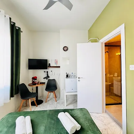 Smart Comfort Roomn2 With Private Bathroom In Location 250m * 利马索尔